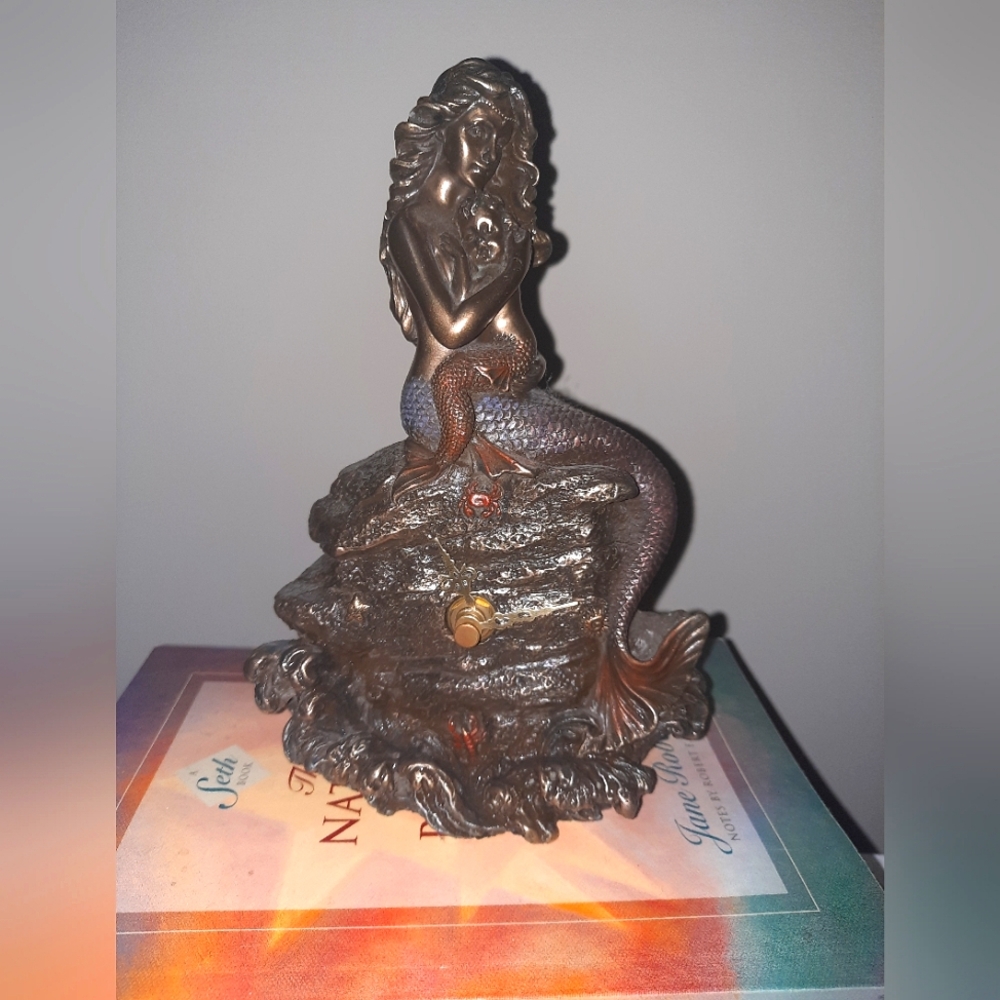 Veronese Design 7.88 Inch Mermaid Mother and Baby Sitting on Seaside Rock Clock